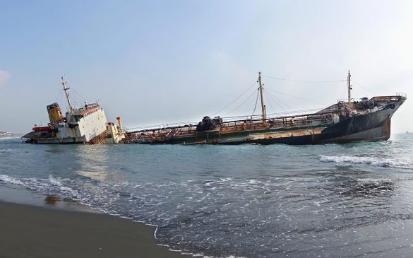 Aground-in-shallow-waters